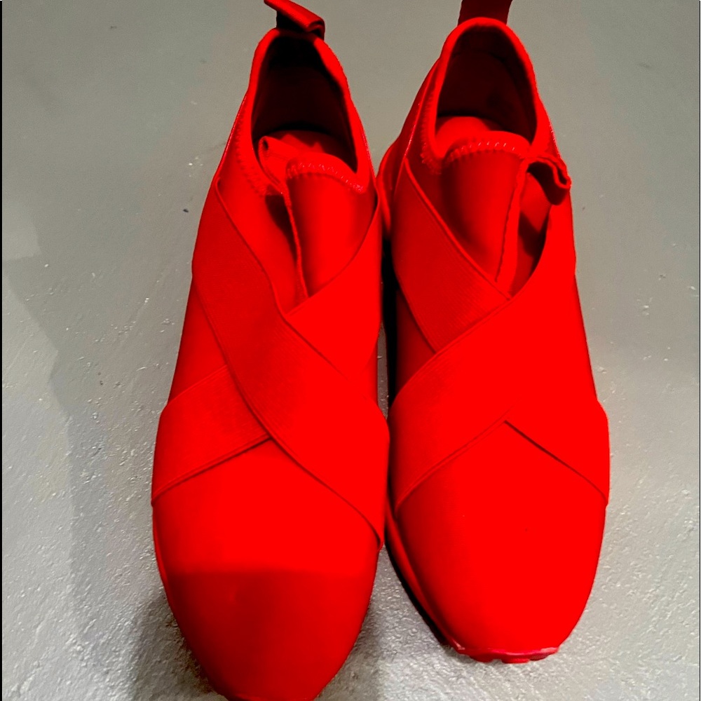 Steve Madden Tennis Shoe
